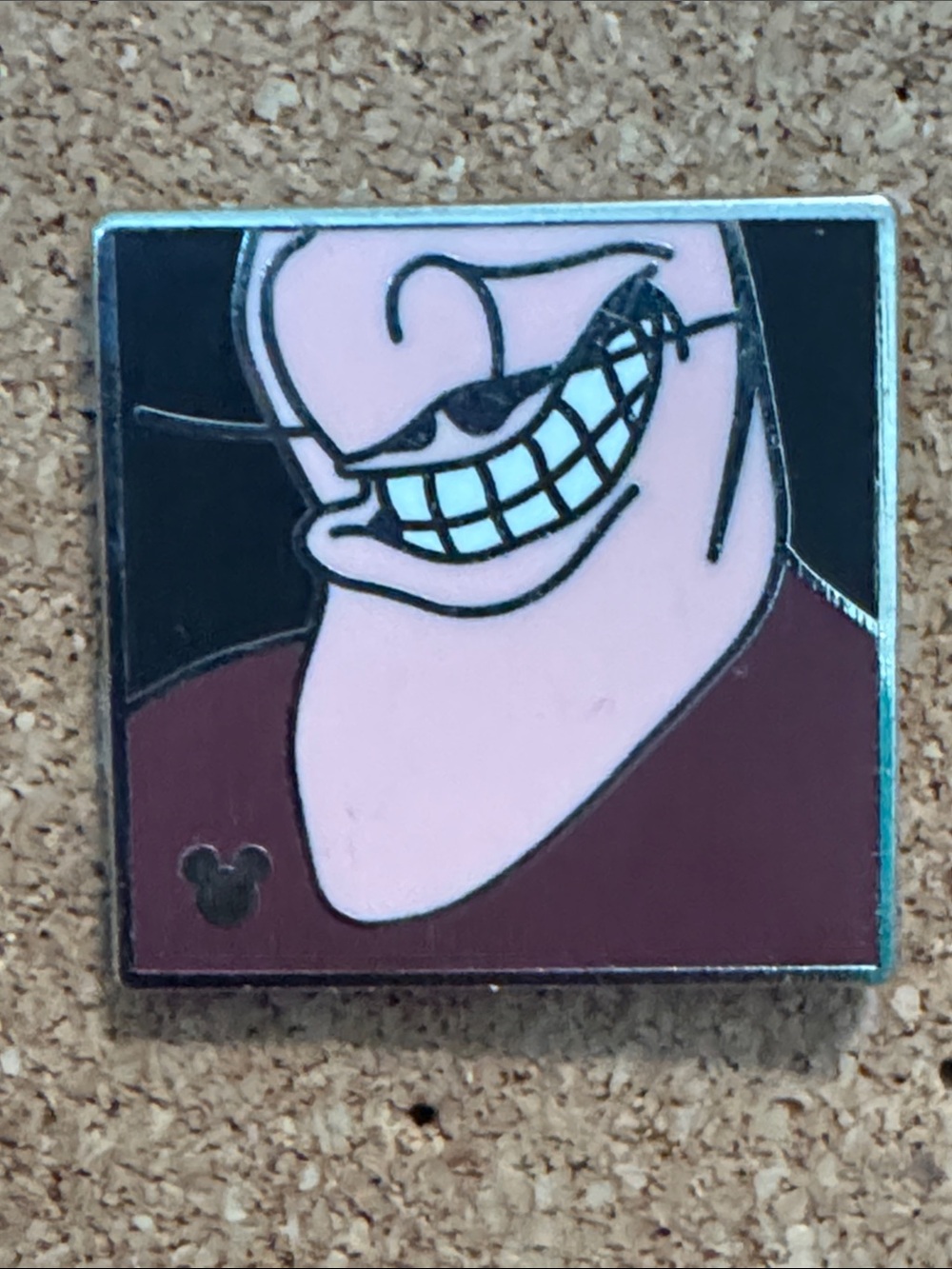 5/$25 Disney Smiling Villains Peter Pan Captain Hook Pin